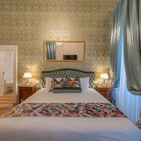 Palazzo Monga Boutique Guesthouse Verona Exterior photo