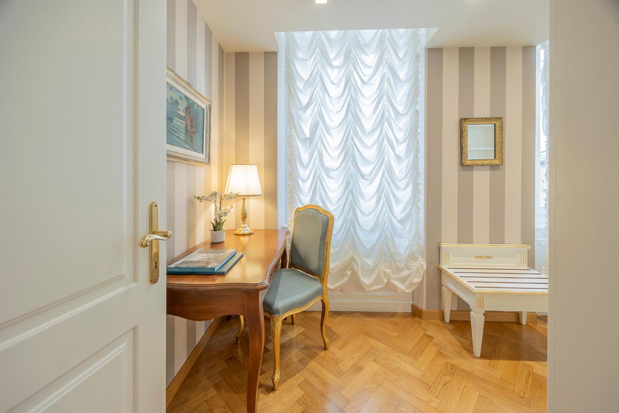 Palazzo Monga Boutique Guesthouse Verona Exterior photo