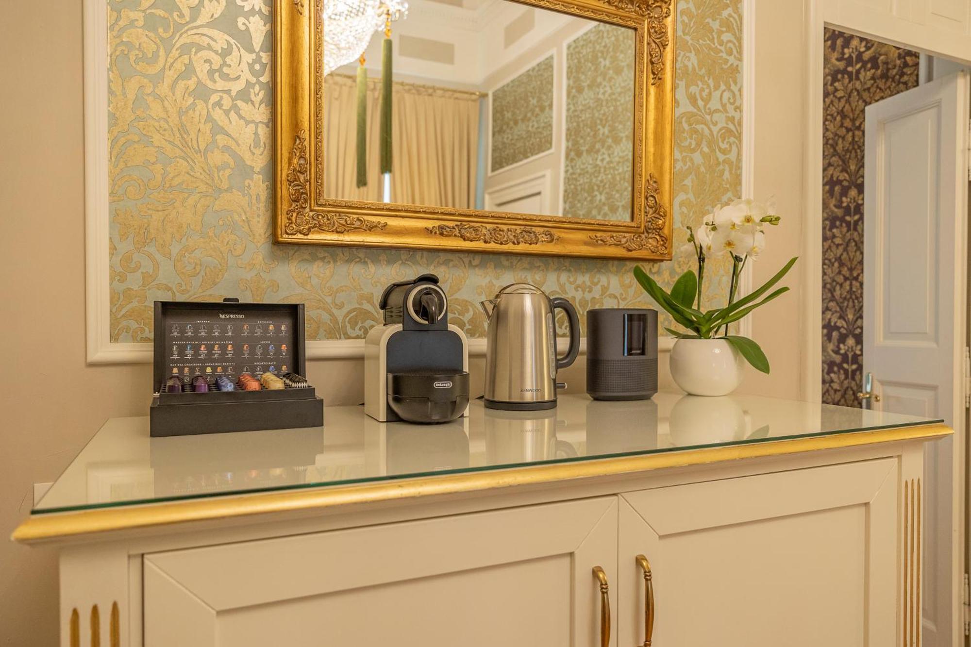 Palazzo Monga Boutique Guesthouse Verona Exterior photo